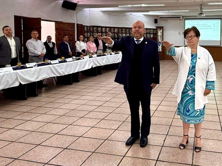 Reunión mensual de asociados del CCEA